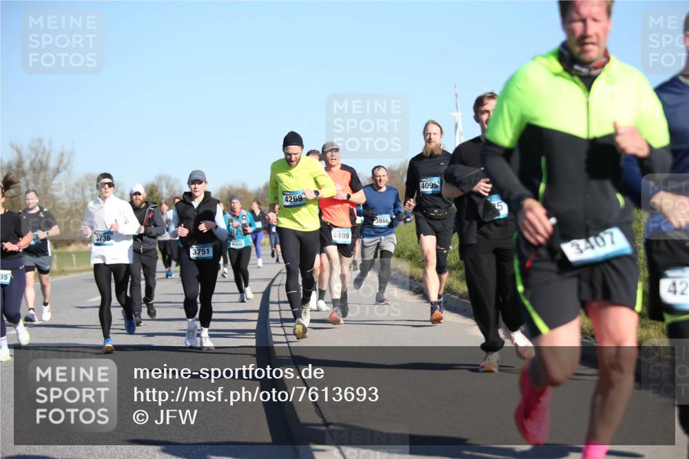 06.04.2025 - 44. Internationalen Wilhelmsburger Insellauf Jannik Wohlers http://msf.ph/oto/7613693 06.04.2025 09:30:07 Laufen 35, 3736, 3751, 4000, 4269, 4499, 3866, 4095, 3407, 42 meine-sportfotos.de