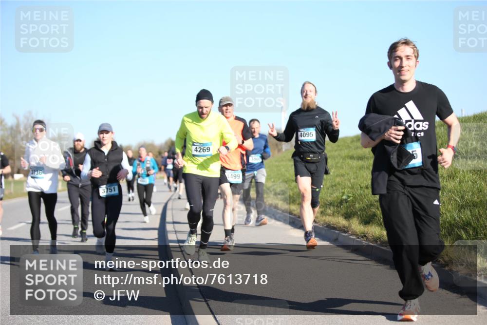 06.04.2025 - 44. Internationalen Wilhelmsburger Insellauf Jannik Wohlers http://msf.ph/oto/7613718 06.04.2025 09:30:09 Laufen 3736, 3751, 4269, 499, 3866, 4095 meine-sportfotos.de