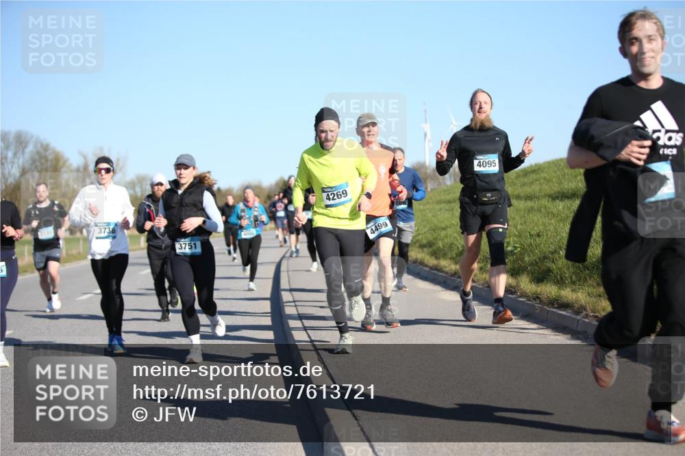 06.04.2025 - 44. Internationalen Wilhelmsburger Insellauf Jannik Wohlers http://msf.ph/oto/7613721 06.04.2025 09:30:09 Laufen 3120, 3736, 3751, 4000, 4269, 4499, 4095 meine-sportfotos.de