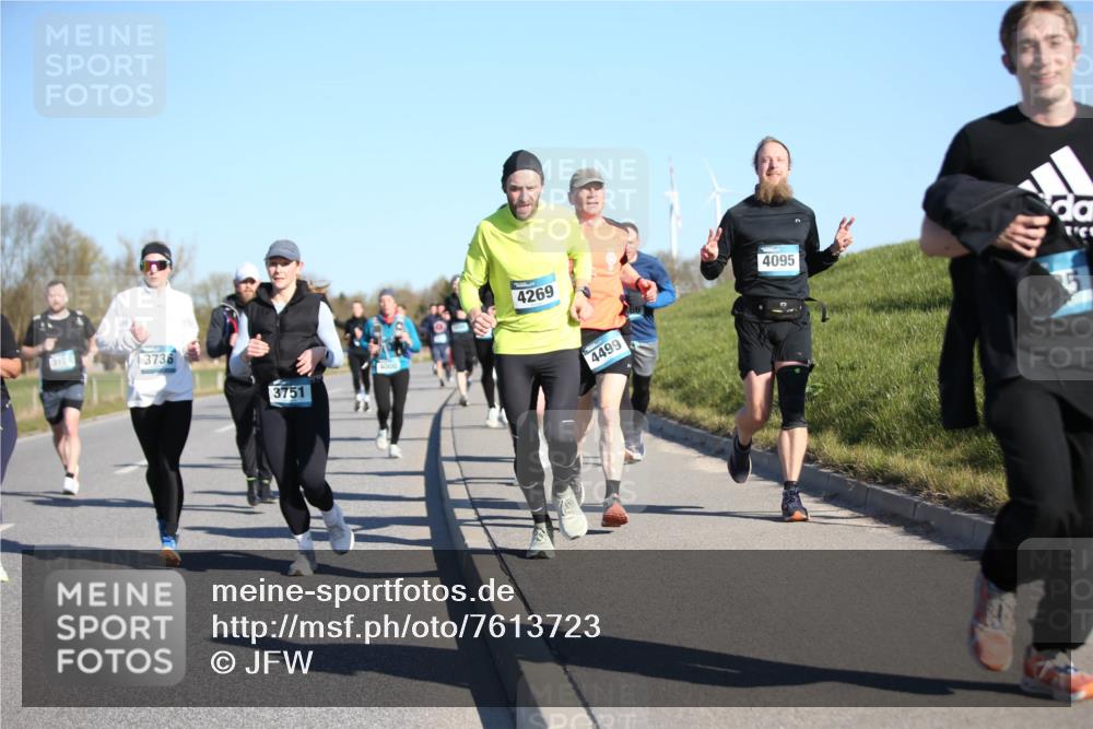 06.04.2025 - 44. Internationalen Wilhelmsburger Insellauf Jannik Wohlers http://msf.ph/oto/7613723 06.04.2025 09:30:09 Laufen 3736, 3751, 4000, 4269, 4499, 4095, 5 meine-sportfotos.de