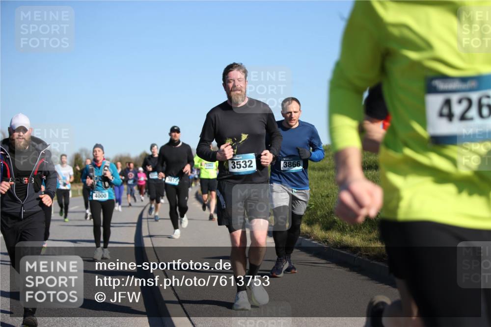 06.04.2025 - 44. Internationalen Wilhelmsburger Insellauf Jannik Wohlers http://msf.ph/oto/7613753 06.04.2025 09:30:11 Laufen 4000, 3017, 1660, 3532, 3866, 426 meine-sportfotos.de
