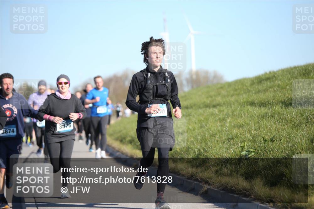 06.04.2025 - 44. Internationalen Wilhelmsburger Insellauf Jannik Wohlers http://msf.ph/oto/7613828 06.04.2025 09:30:18 Laufen 3874, 3876 meine-sportfotos.de