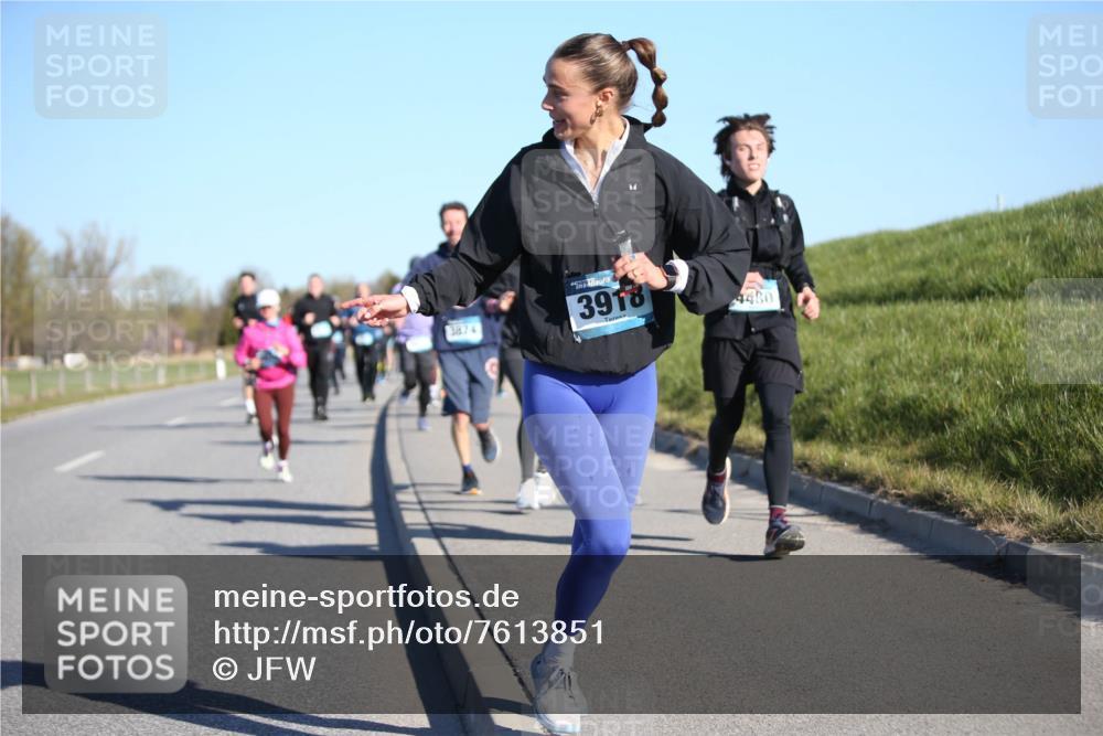 06.04.2025 - 44. Internationalen Wilhelmsburger Insellauf Jannik Wohlers http://msf.ph/oto/7613851 06.04.2025 09:30:20 Laufen 3918, 3874, 4480 meine-sportfotos.de