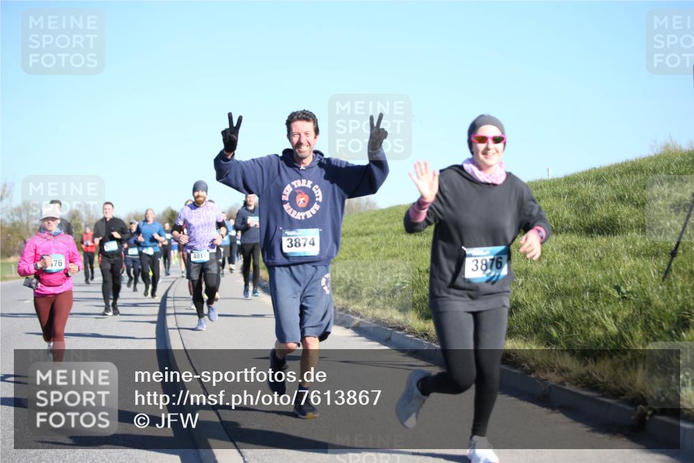 06.04.2025 - 44. Internationalen Wilhelmsburger Insellauf Jannik Wohlers http://msf.ph/oto/7613867 06.04.2025 09:30:22 Laufen 401, 76, 3874, 3876 meine-sportfotos.de