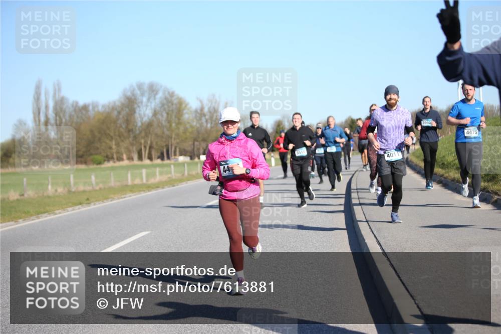06.04.2025 - 44. Internationalen Wilhelmsburger Insellauf Jannik Wohlers http://msf.ph/oto/7613881 06.04.2025 09:30:23 Laufen 3510, 44, 4011, 3992, 4475 meine-sportfotos.de