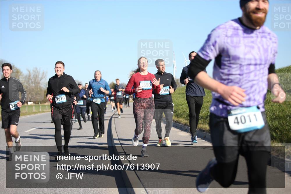 06.04.2025 - 44. Internationalen Wilhelmsburger Insellauf Jannik Wohlers http://msf.ph/oto/7613907 06.04.2025 09:30:25 Laufen 375, 3510, 3675, 3001, 3550, 3991, 4011 meine-sportfotos.de