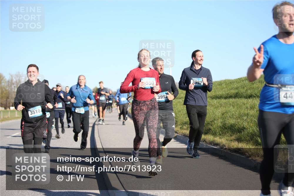 06.04.2025 - 44. Internationalen Wilhelmsburger Insellauf Jannik Wohlers http://msf.ph/oto/7613923 06.04.2025 09:30:26 Laufen 3510, 3001, 550, 3991, 3992, 44, 44 meine-sportfotos.de