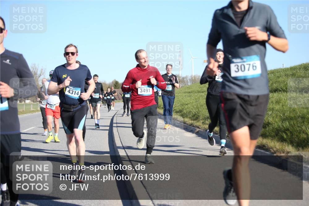 06.04.2025 - 44. Internationalen Wilhelmsburger Insellauf Jannik Wohlers http://msf.ph/oto/7613999 06.04.2025 09:30:33 Laufen 4387, 4314, 3916, 3491, 357, 3076, 35 meine-sportfotos.de