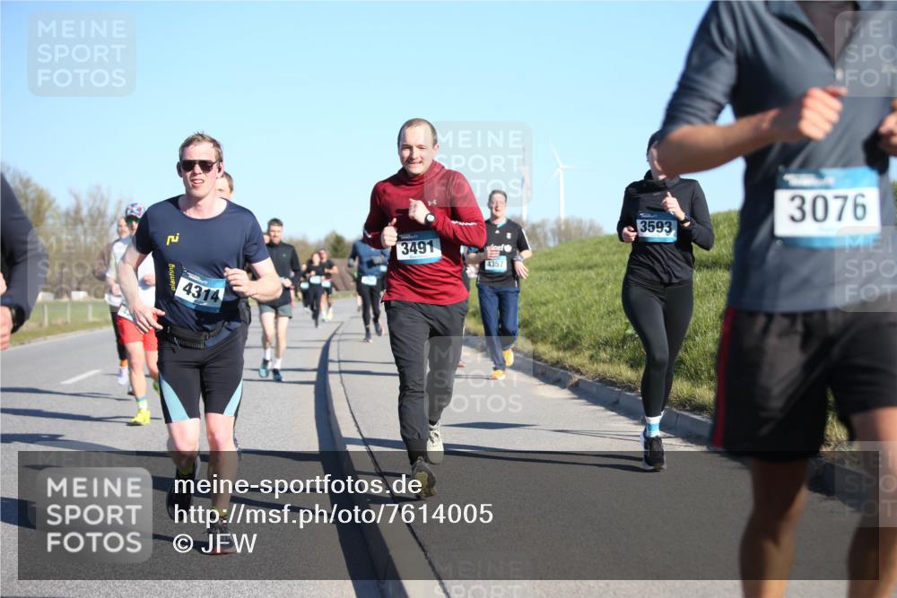 06.04.2025 - 44. Internationalen Wilhelmsburger Insellauf Jannik Wohlers http://msf.ph/oto/7614005 06.04.2025 09:30:33 Laufen 4314, 3491, 4357, 3076, 3593, 725 meine-sportfotos.de
