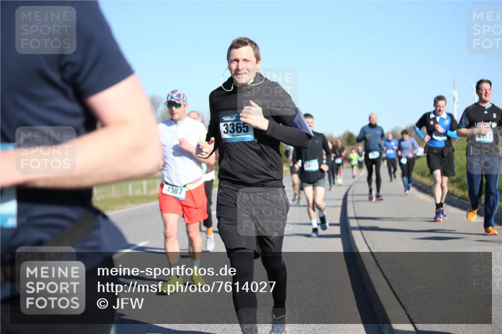 06.04.2025 - 44. Internationalen Wilhelmsburger Insellauf Jannik Wohlers http://msf.ph/oto/7614027 06.04.2025 09:30:35 Laufen 4387, 3365, 3816, 4357 meine-sportfotos.de