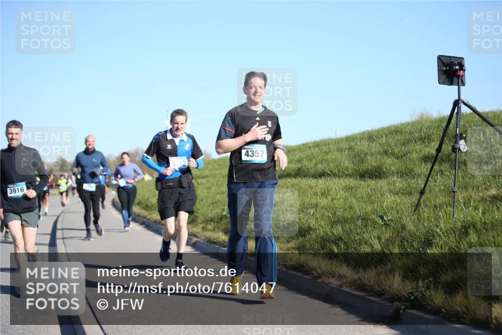 06.04.2025 - 44. Internationalen Wilhelmsburger Insellauf Jannik Wohlers http://msf.ph/oto/7614047 06.04.2025 09:30:36 Laufen 3013, 3916, 4357 meine-sportfotos.de