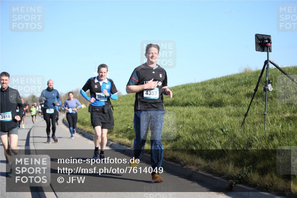 06.04.2025 - 44. Internationalen Wilhelmsburger Insellauf Jannik Wohlers http://msf.ph/oto/7614049 06.04.2025 09:30:36 Laufen 3600, 3916, 3013, 4357 meine-sportfotos.de