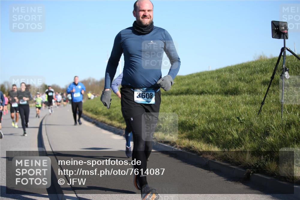 06.04.2025 - 44. Internationalen Wilhelmsburger Insellauf Jannik Wohlers http://msf.ph/oto/7614087 06.04.2025 09:30:40 Laufen 3608 meine-sportfotos.de