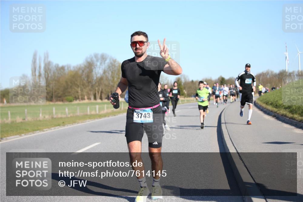 06.04.2025 - 44. Internationalen Wilhelmsburger Insellauf Jannik Wohlers http://msf.ph/oto/7614145 06.04.2025 09:30:45 Laufen 3743, 4607 meine-sportfotos.de
