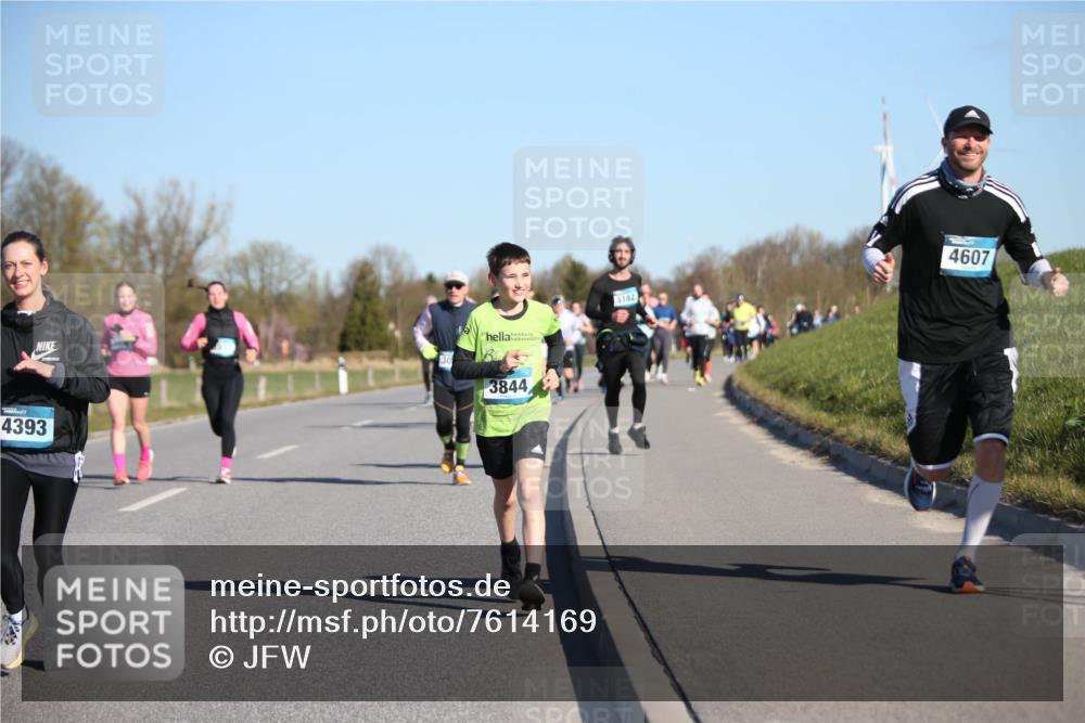 06.04.2025 - 44. Internationalen Wilhelmsburger Insellauf Jannik Wohlers http://msf.ph/oto/7614169 06.04.2025 09:30:48 Laufen 5182, 4607, 4393, 3844 meine-sportfotos.de