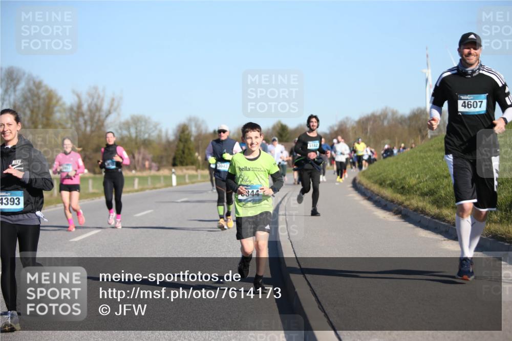 06.04.2025 - 44. Internationalen Wilhelmsburger Insellauf Jannik Wohlers http://msf.ph/oto/7614173 06.04.2025 09:30:48 Laufen 4393, 3043, 3851, 344, 5182, 4607 meine-sportfotos.de