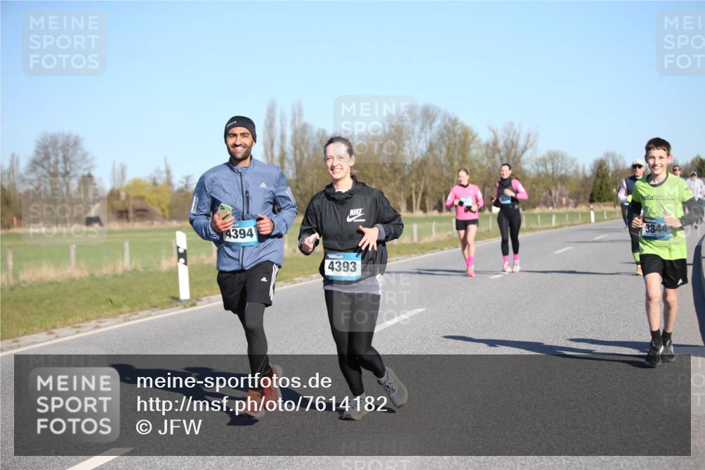 06.04.2025 - 44. Internationalen Wilhelmsburger Insellauf Jannik Wohlers http://msf.ph/oto/7614182 06.04.2025 09:30:49 Laufen 4394, 4393, 3844 meine-sportfotos.de