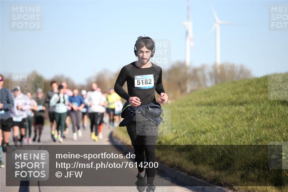 06.04.2025 - 44. Internationalen Wilhelmsburger Insellauf Jannik Wohlers http://msf.ph/oto/7614200 06.04.2025 09:30:51 Laufen 5182 meine-sportfotos.de