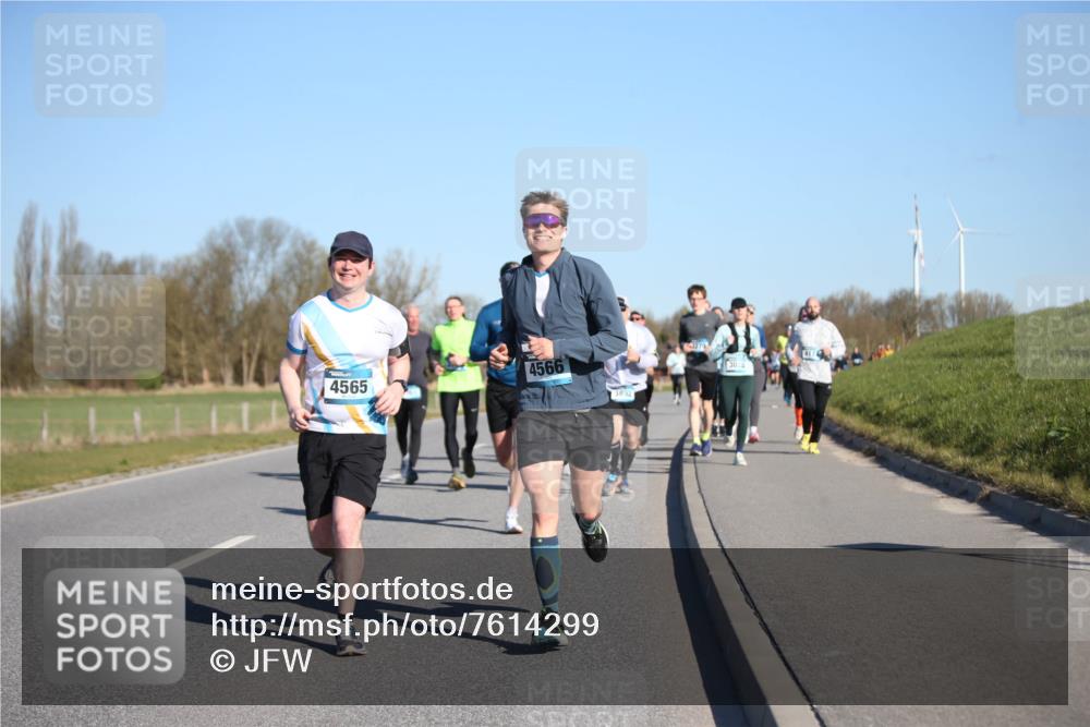 06.04.2025 - 44. Internationalen Wilhelmsburger Insellauf Jannik Wohlers http://msf.ph/oto/7614299 06.04.2025 09:30:57 Laufen 4565, 4566, 3892, 3028 meine-sportfotos.de