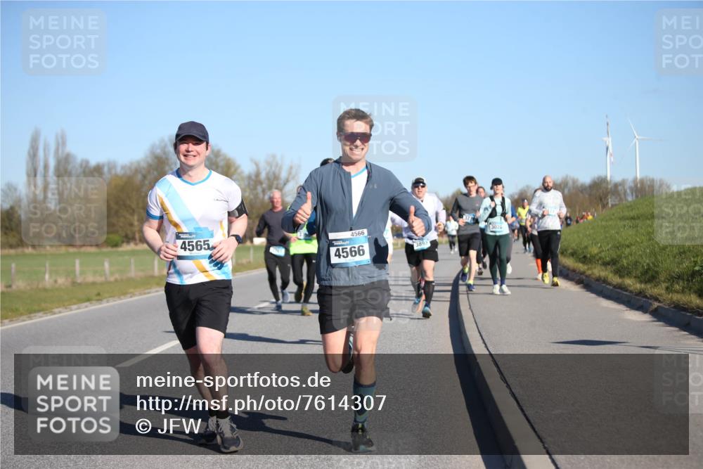 06.04.2025 - 44. Internationalen Wilhelmsburger Insellauf Jannik Wohlers http://msf.ph/oto/7614307 06.04.2025 09:30:58 Laufen 4565, 4566, 4566, 3892, 3020 meine-sportfotos.de