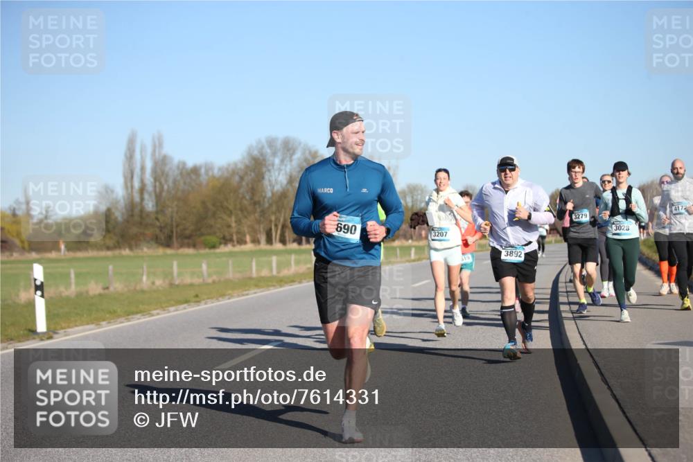 06.04.2025 - 44. Internationalen Wilhelmsburger Insellauf Jannik Wohlers http://msf.ph/oto/7614331 06.04.2025 09:30:59 Laufen 690, 3207, 519, 3892, 3279, 4172, 3028 meine-sportfotos.de