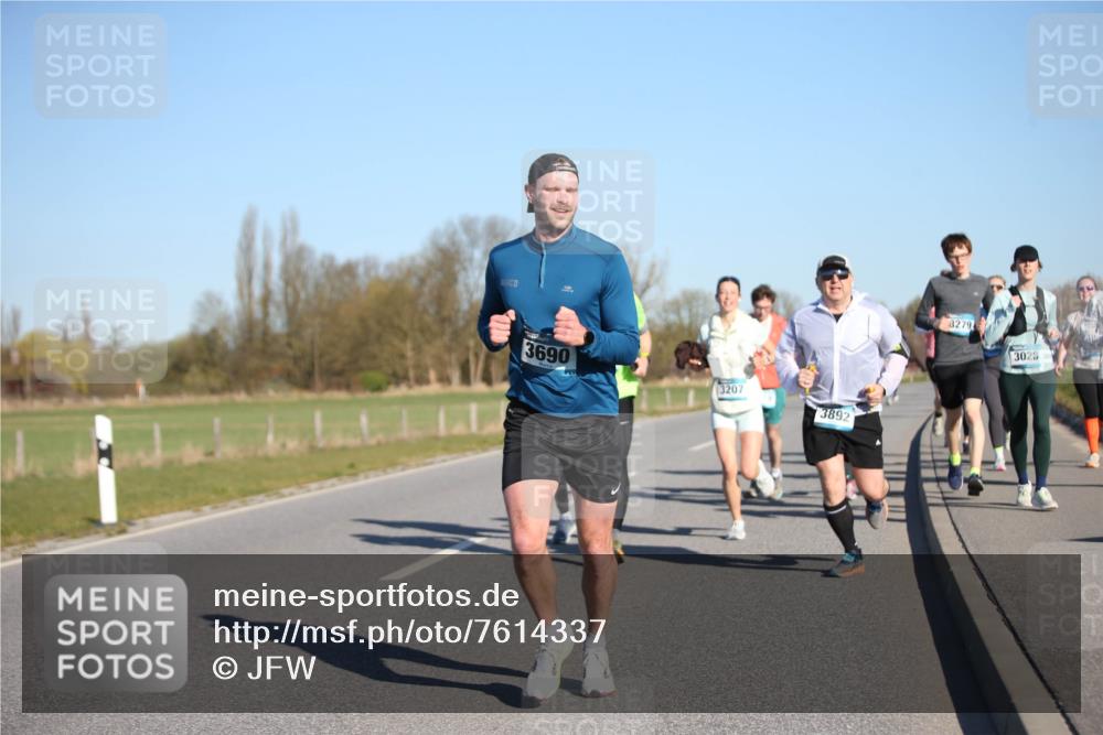 06.04.2025 - 44. Internationalen Wilhelmsburger Insellauf Jannik Wohlers http://msf.ph/oto/7614337 06.04.2025 09:31:00 Laufen 3690, 3207, 3892, 8279, 3028 meine-sportfotos.de