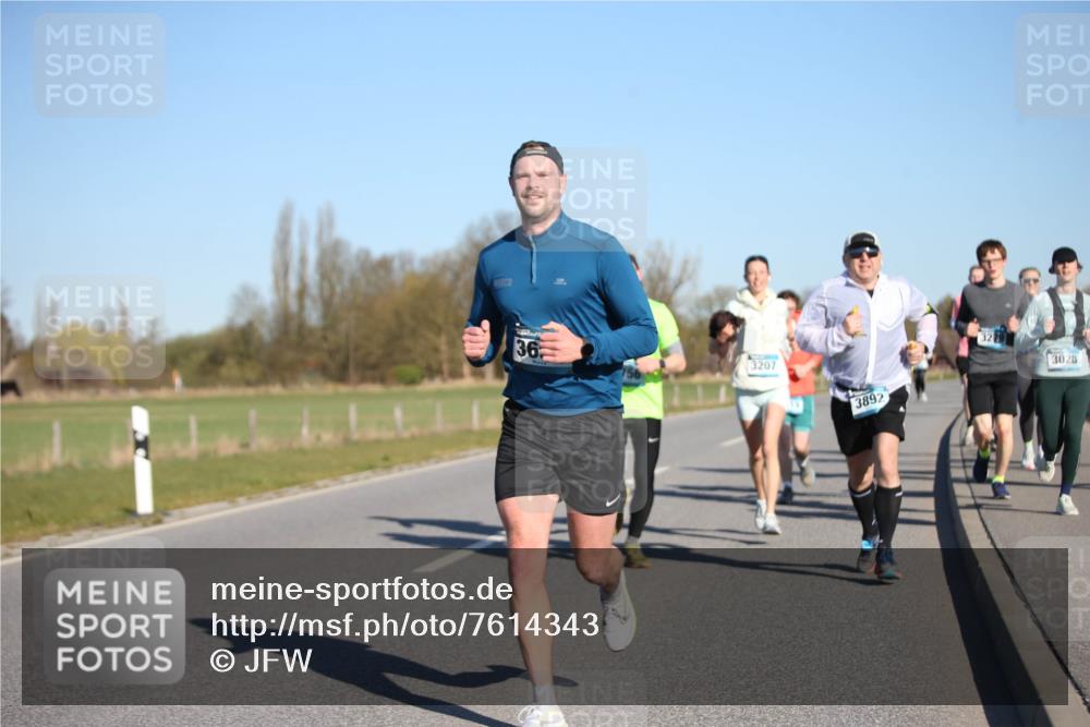 06.04.2025 - 44. Internationalen Wilhelmsburger Insellauf Jannik Wohlers http://msf.ph/oto/7614343 06.04.2025 09:31:00 Laufen 36, 3207, 3892, 327, 3028 meine-sportfotos.de
