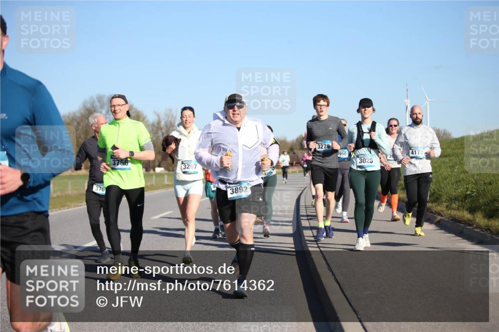 06.04.2025 - 44. Internationalen Wilhelmsburger Insellauf Jannik Wohlers http://msf.ph/oto/7614362 06.04.2025 09:31:01 Laufen 376, 3756, 3207, 3892, 520, 3279, 950, 4172, 3028 meine-sportfotos.de