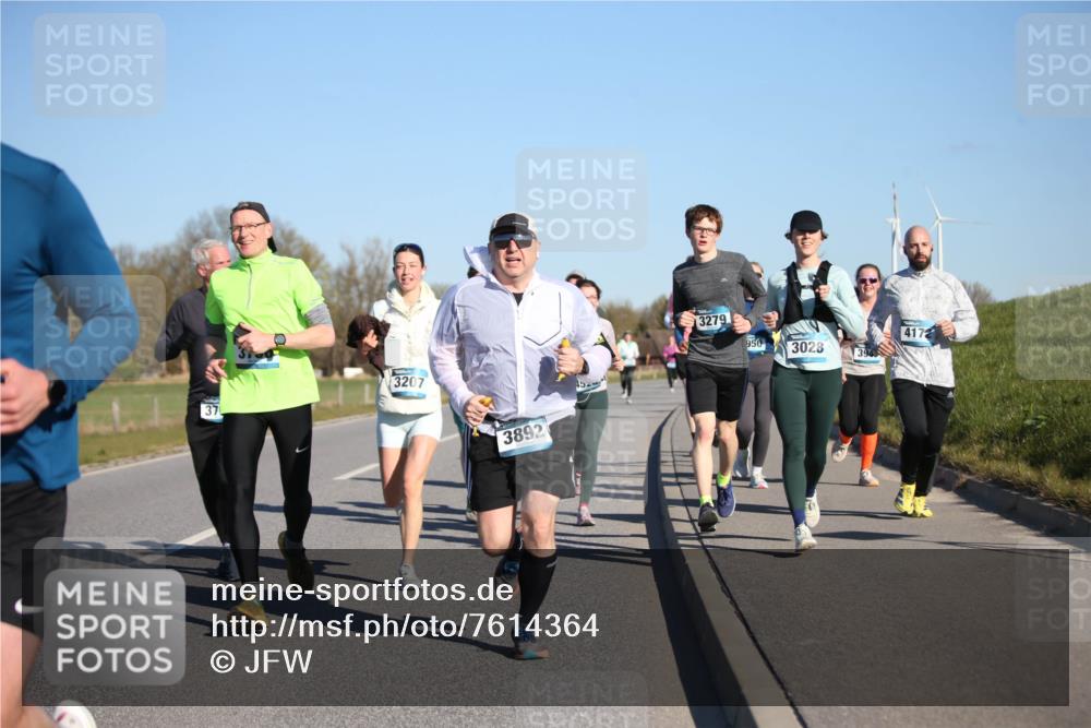 06.04.2025 - 44. Internationalen Wilhelmsburger Insellauf Jannik Wohlers http://msf.ph/oto/7614364 06.04.2025 09:31:01 Laufen 37, 3207, 3892, 3279, 4172, 950, 3028, 394 meine-sportfotos.de
