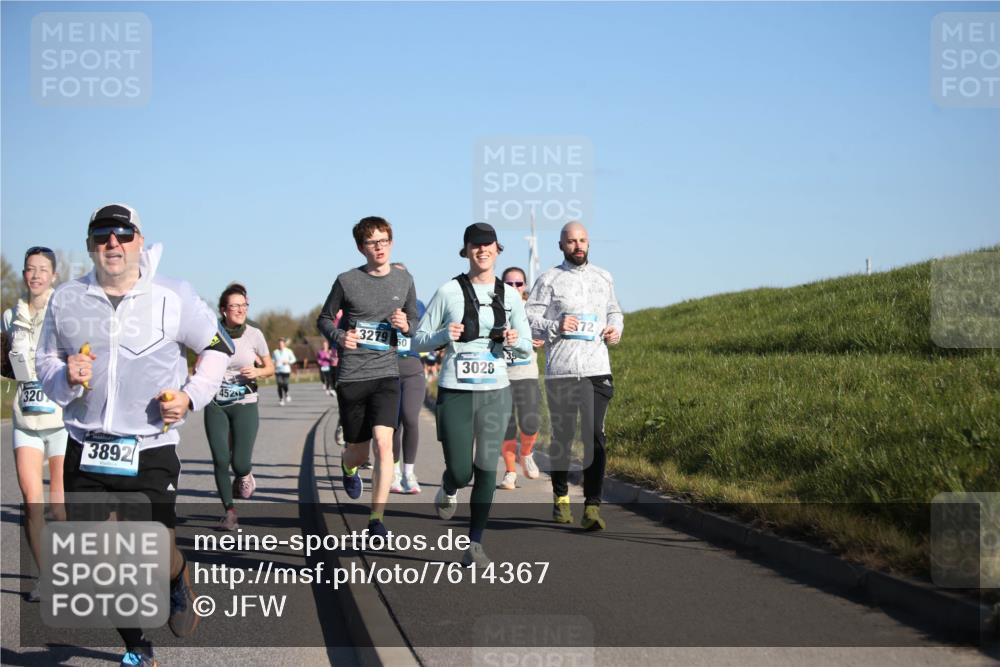 06.04.2025 - 44. Internationalen Wilhelmsburger Insellauf Jannik Wohlers http://msf.ph/oto/7614367 06.04.2025 09:31:01 Laufen 320, 3892, 452, 3279, 3028, 72 meine-sportfotos.de