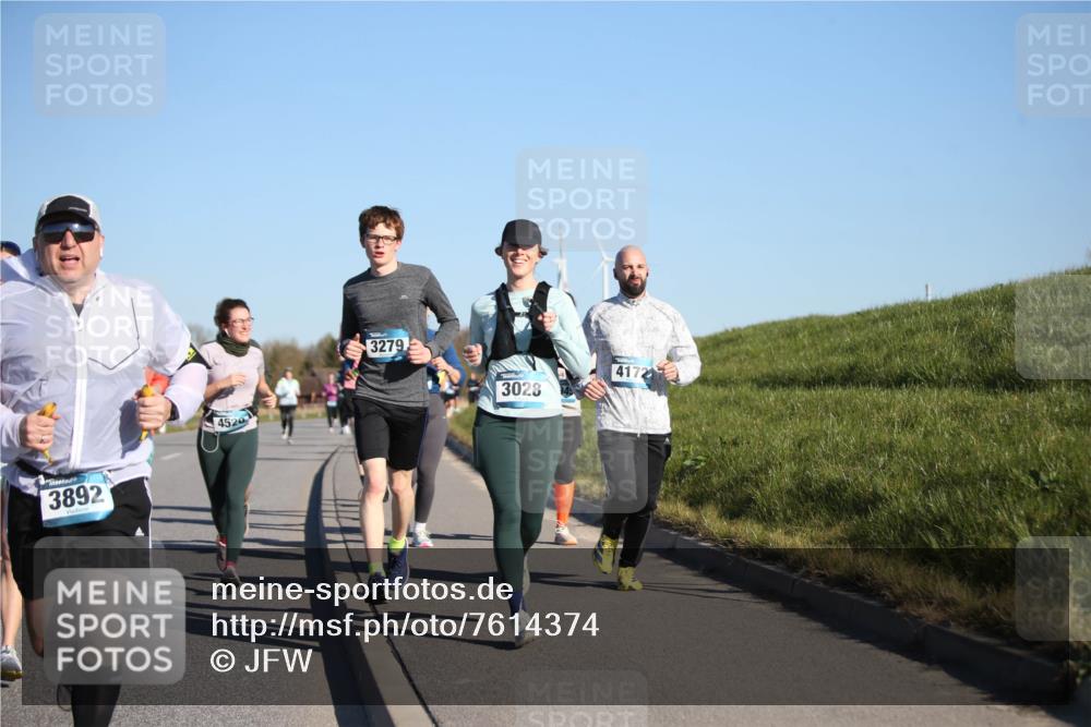 06.04.2025 - 44. Internationalen Wilhelmsburger Insellauf Jannik Wohlers http://msf.ph/oto/7614374 06.04.2025 09:31:01 Laufen 3892, 4520, 3279, 3028, 4172 meine-sportfotos.de