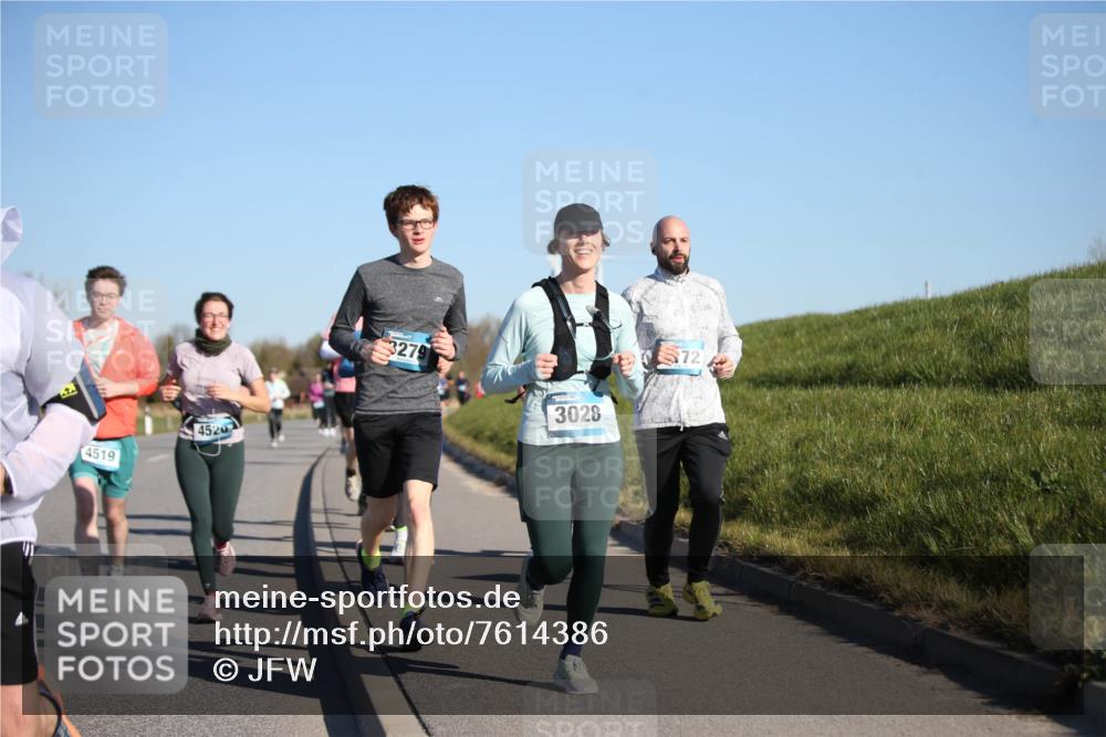 06.04.2025 - 44. Internationalen Wilhelmsburger Insellauf Jannik Wohlers http://msf.ph/oto/7614386 06.04.2025 09:31:02 Laufen 4519, 4520, 3279, 3028, 72 meine-sportfotos.de
