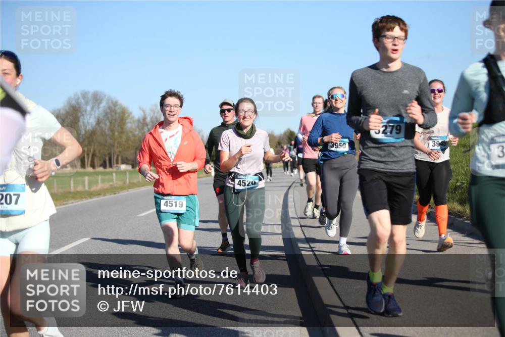 06.04.2025 - 44. Internationalen Wilhelmsburger Insellauf Jannik Wohlers http://msf.ph/oto/7614403 06.04.2025 09:31:03 Laufen 207, 4520, 4519, 3950, 5279, 3945, 3 meine-sportfotos.de
