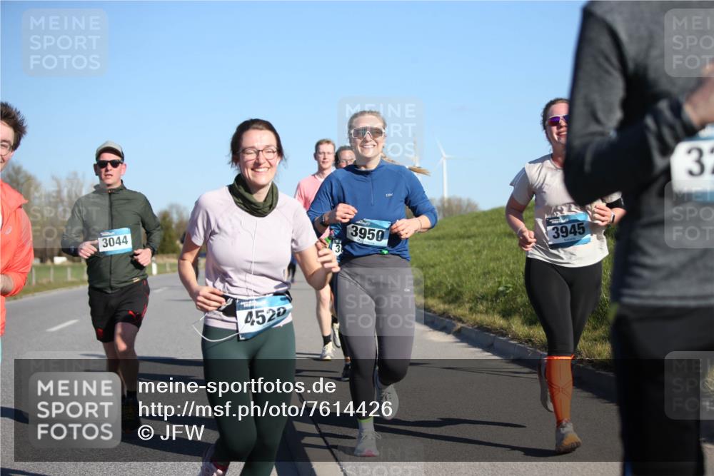 06.04.2025 - 44. Internationalen Wilhelmsburger Insellauf Jannik Wohlers http://msf.ph/oto/7614426 06.04.2025 09:31:04 Laufen 3044, 4520, 3950, 3945, 32 meine-sportfotos.de