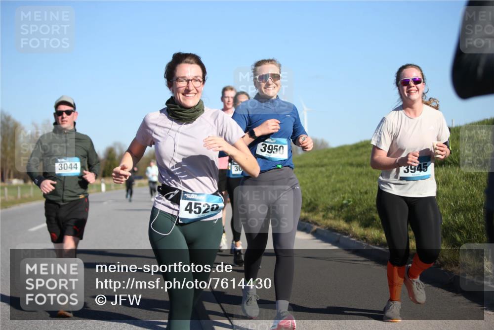 06.04.2025 - 44. Internationalen Wilhelmsburger Insellauf Jannik Wohlers http://msf.ph/oto/7614430 06.04.2025 09:31:04 Laufen 3044, 4520, 30, 3950, 3945 meine-sportfotos.de