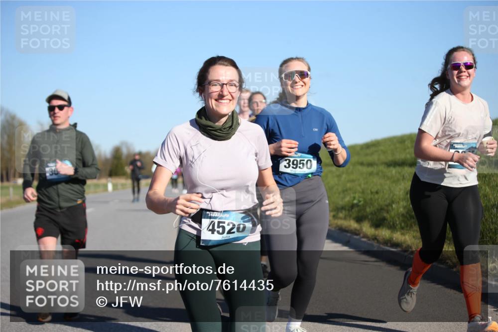 06.04.2025 - 44. Internationalen Wilhelmsburger Insellauf Jannik Wohlers http://msf.ph/oto/7614435 06.04.2025 09:31:04 Laufen 4520, 3950 meine-sportfotos.de