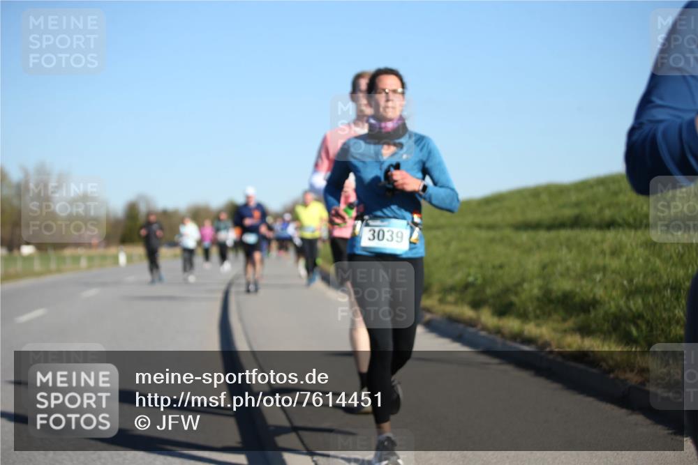 06.04.2025 - 44. Internationalen Wilhelmsburger Insellauf Jannik Wohlers http://msf.ph/oto/7614451 06.04.2025 09:31:05 Laufen 3039 meine-sportfotos.de