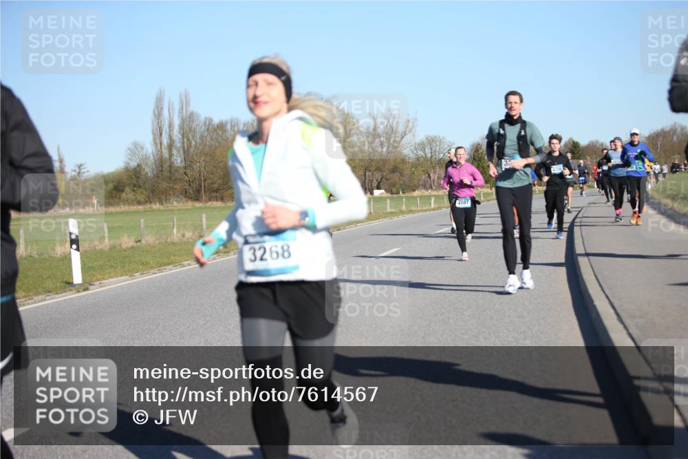 06.04.2025 - 44. Internationalen Wilhelmsburger Insellauf Jannik Wohlers http://msf.ph/oto/7614567 06.04.2025 09:31:16 Laufen 3268, 4107, 321 meine-sportfotos.de