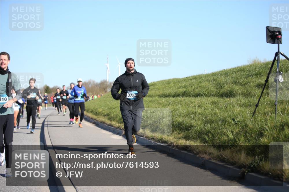 06.04.2025 - 44. Internationalen Wilhelmsburger Insellauf Jannik Wohlers http://msf.ph/oto/7614593 06.04.2025 09:31:17 Laufen 310, 3780 meine-sportfotos.de