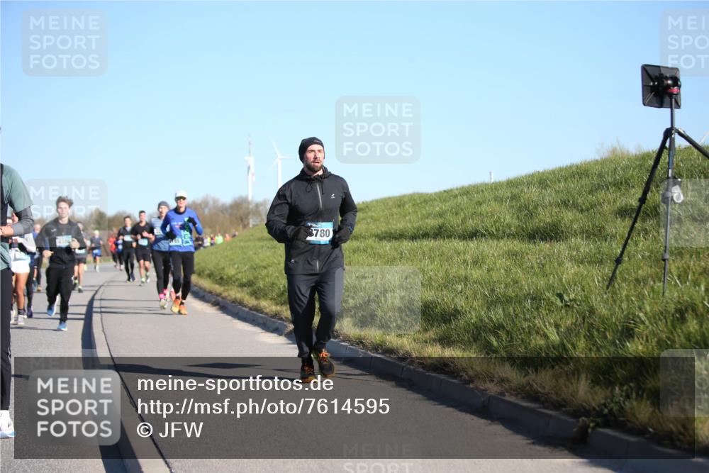 06.04.2025 - 44. Internationalen Wilhelmsburger Insellauf Jannik Wohlers http://msf.ph/oto/7614595 06.04.2025 09:31:17 Laufen 3780 meine-sportfotos.de