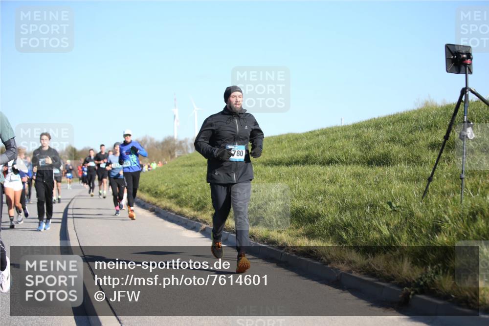 06.04.2025 - 44. Internationalen Wilhelmsburger Insellauf Jannik Wohlers http://msf.ph/oto/7614601 06.04.2025 09:31:17 Laufen 780 meine-sportfotos.de