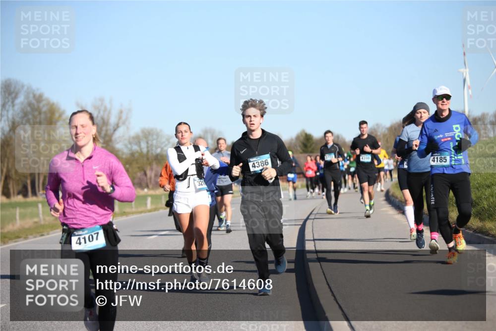06.04.2025 - 44. Internationalen Wilhelmsburger Insellauf Jannik Wohlers http://msf.ph/oto/7614608 06.04.2025 09:31:19 Laufen 4107, 4386, 3772, 321, 4399, 4185 meine-sportfotos.de