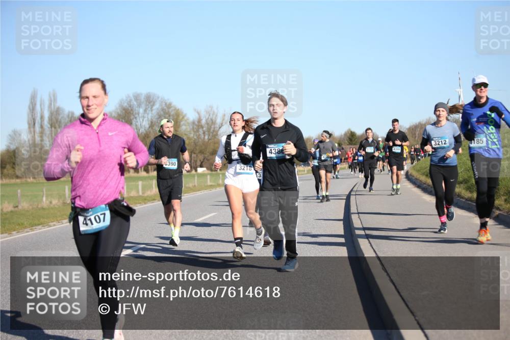 06.04.2025 - 44. Internationalen Wilhelmsburger Insellauf Jannik Wohlers http://msf.ph/oto/7614618 06.04.2025 09:31:20 Laufen 4107, 390, 3218, 4386, 3212, 185 meine-sportfotos.de