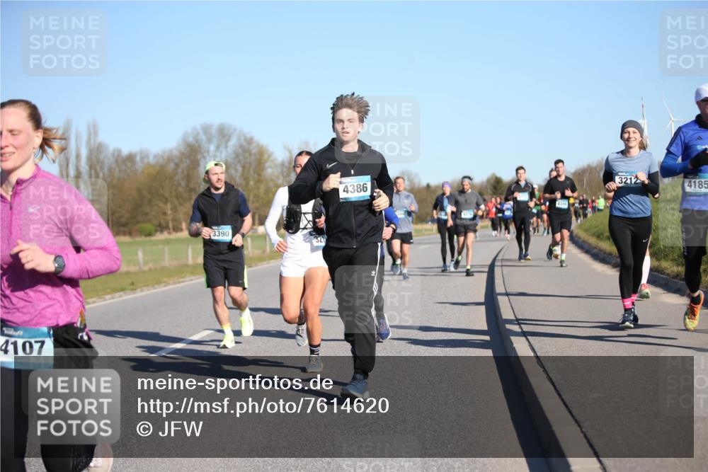 06.04.2025 - 44. Internationalen Wilhelmsburger Insellauf Jannik Wohlers http://msf.ph/oto/7614620 06.04.2025 09:31:21 Laufen 4107, 3390, 32, 4386, 4399, 4276, 3212, 4185 meine-sportfotos.de
