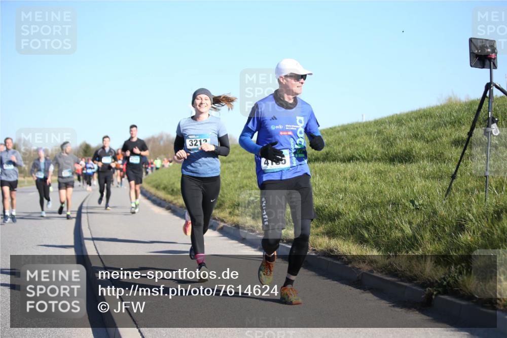 06.04.2025 - 44. Internationalen Wilhelmsburger Insellauf Jannik Wohlers http://msf.ph/oto/7614624 06.04.2025 09:31:21 Laufen  meine-sportfotos.de