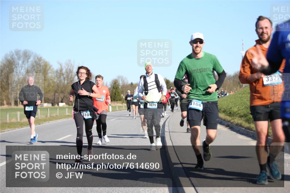 06.04.2025 - 44. Internationalen Wilhelmsburger Insellauf Jannik Wohlers http://msf.ph/oto/7614690 06.04.2025 09:31:36 Laufen 4328, 3101, 62, 3079, 4104, 3371 meine-sportfotos.de