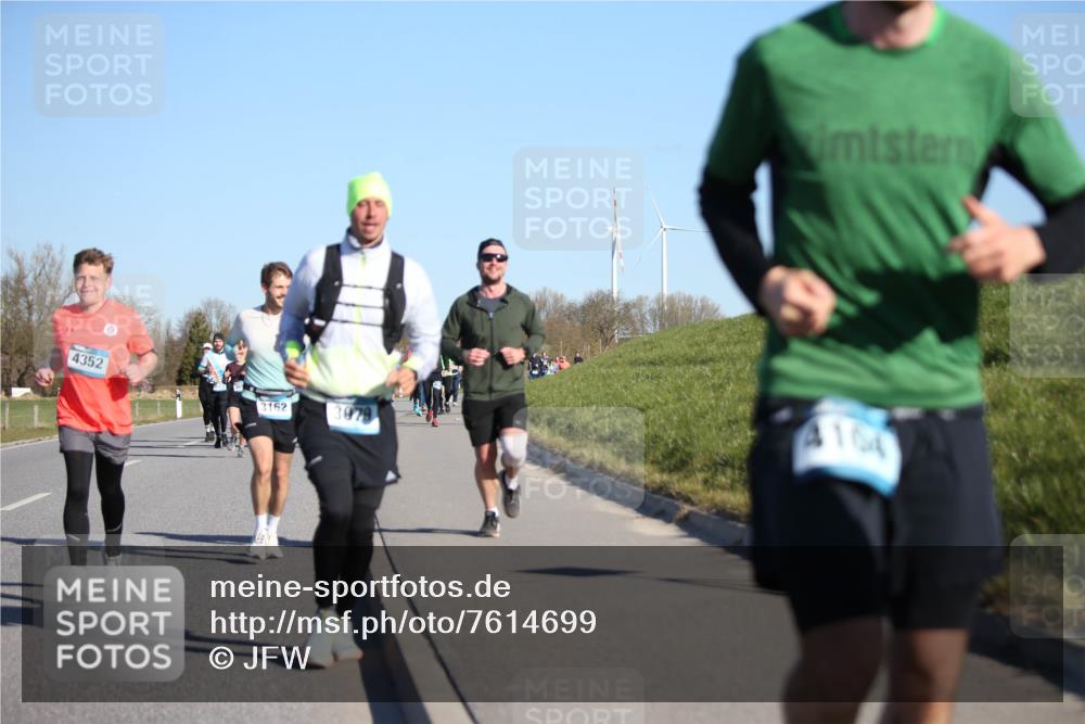 06.04.2025 - 44. Internationalen Wilhelmsburger Insellauf Jannik Wohlers http://msf.ph/oto/7614699 06.04.2025 09:31:38 Laufen 4352, 3162, 104 meine-sportfotos.de