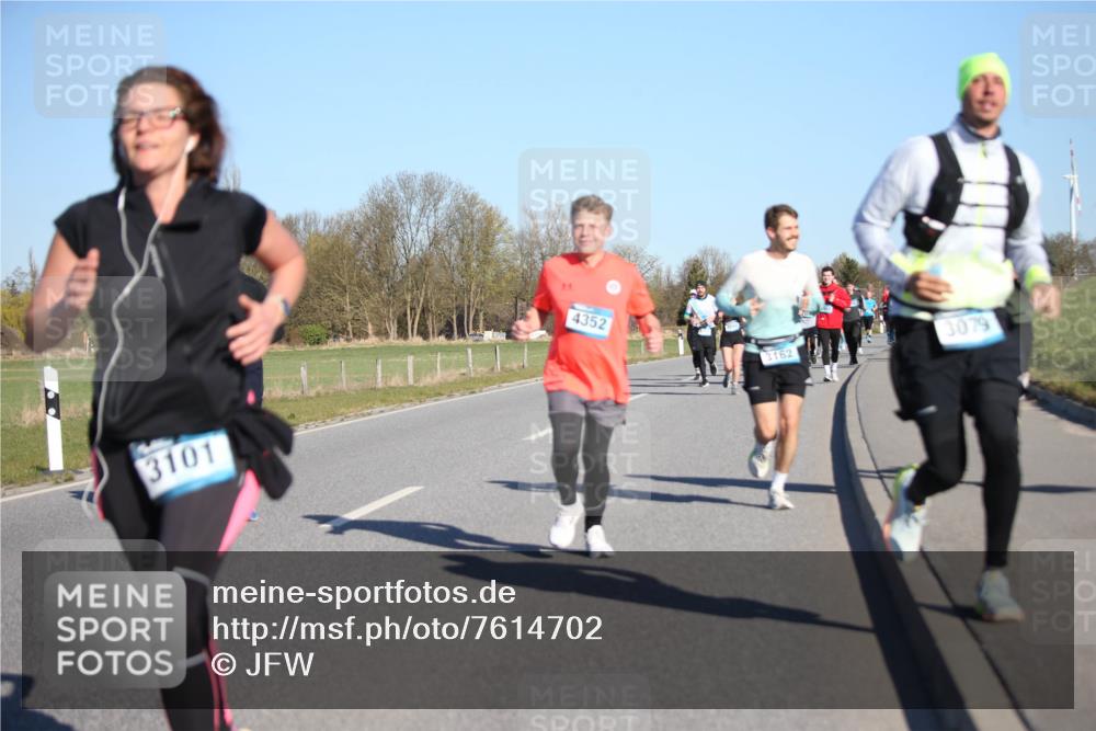 06.04.2025 - 44. Internationalen Wilhelmsburger Insellauf Jannik Wohlers http://msf.ph/oto/7614702 06.04.2025 09:31:38 Laufen 3101, 4352, 3162, 3079 meine-sportfotos.de
