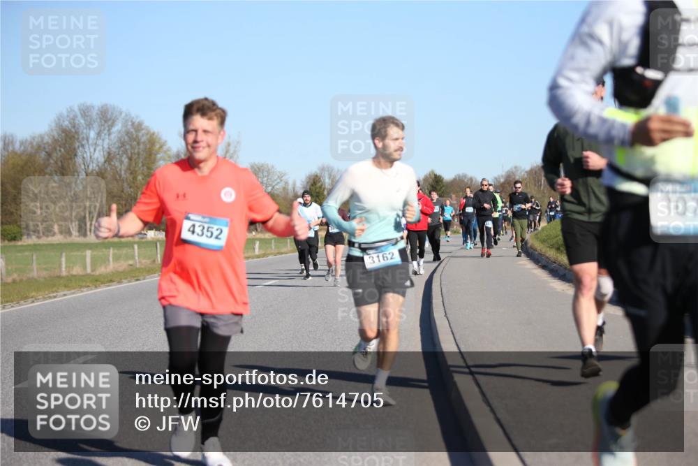 06.04.2025 - 44. Internationalen Wilhelmsburger Insellauf Jannik Wohlers http://msf.ph/oto/7614705 06.04.2025 09:31:39 Laufen 4352, 3162, 307 meine-sportfotos.de