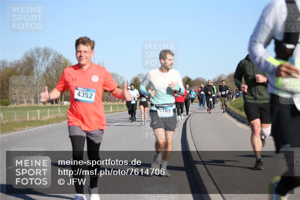 06.04.2025 - 44. Internationalen Wilhelmsburger Insellauf Jannik Wohlers http://msf.ph/oto/7614706 06.04.2025 09:31:39 Laufen 4352, 36921, 3162 meine-sportfotos.de